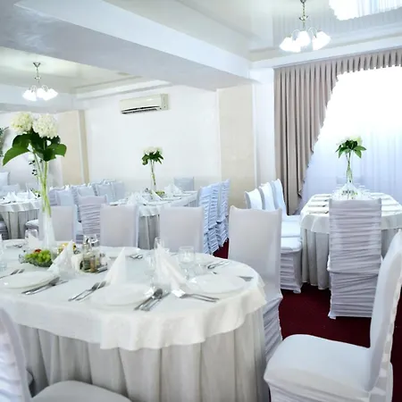 Pensiunea - Cazare, Restaurant, Piscina, Sala De Evenimente * Vadu Izei