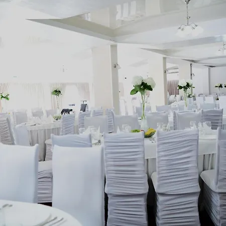 Pensiunea - Cazare, Restaurant, Piscina, Sala De Evenimente