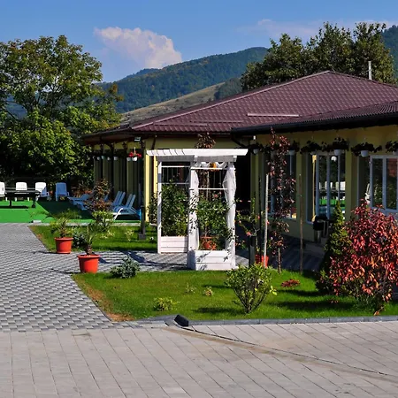 Guest house Pensiunea - Cazare, Restaurant, Piscina, Sala De Evenimente