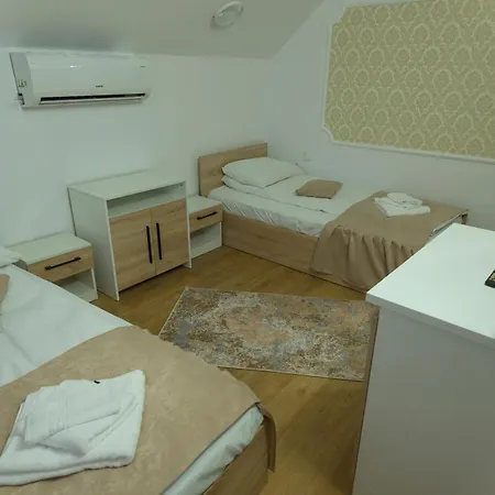 Pensiunea - Cazare, Restaurant, Piscina, Sala De Evenimente