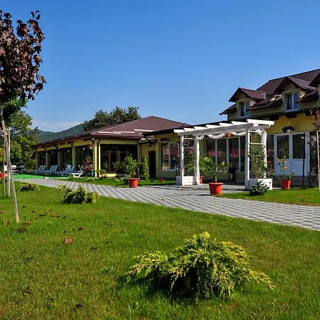 Pensiunea - Cazare, Restaurant, Piscina, Sala De Evenimente Vadu Izei